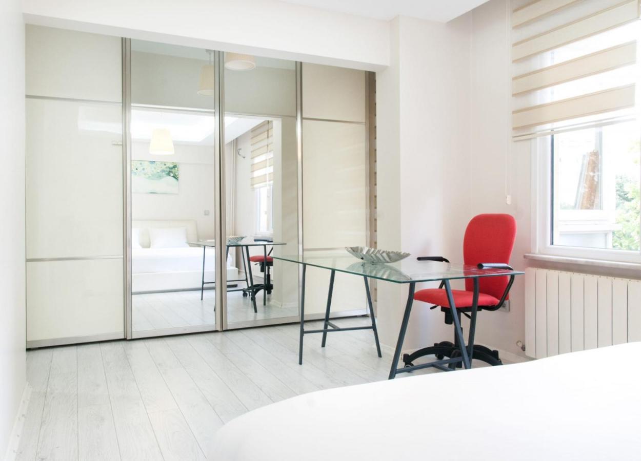 Central And Vibrant Flat With Balcony In Besiktas 伊斯坦布尔 外观 照片